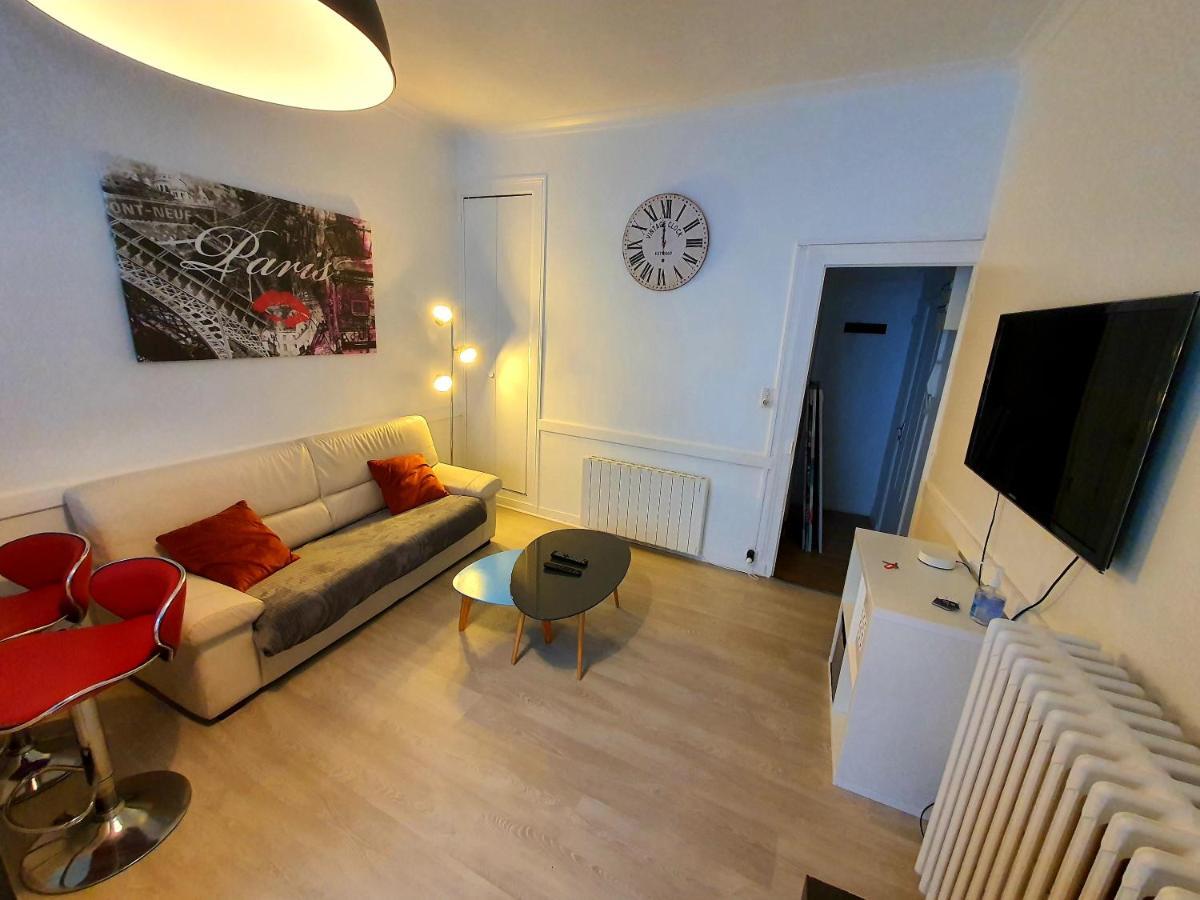 Grand T3 Avec Terrasse Centre Ville Bellac Exterior foto