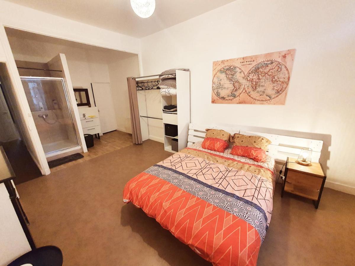 Grand T3 Avec Terrasse Centre Ville Bellac Exterior foto