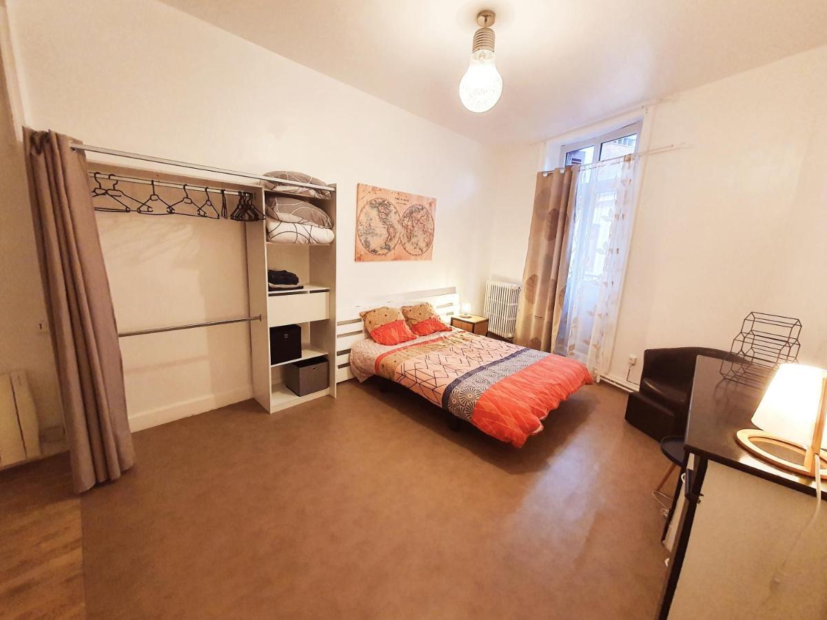 Grand T3 Avec Terrasse Centre Ville Bellac Exterior foto